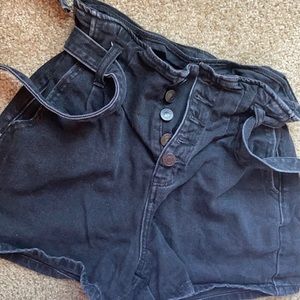 American Eagle tie waste shorts